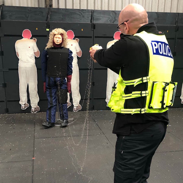 Gilet de formation au taser et ensemble de protection des jambes pour mannequin d'entraînement – Image 4